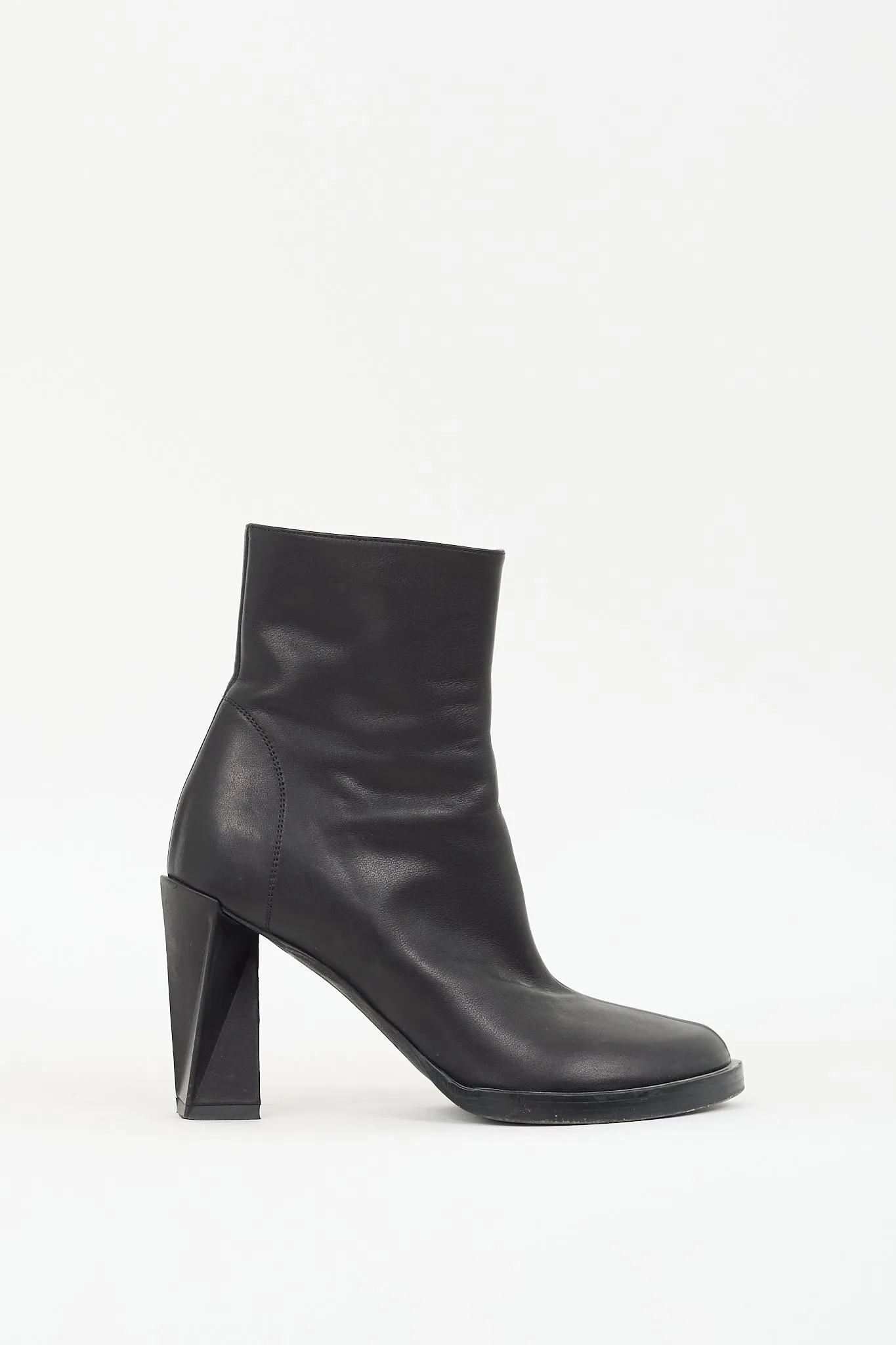 Black Leather Geometrical Twist Block Heel Boot