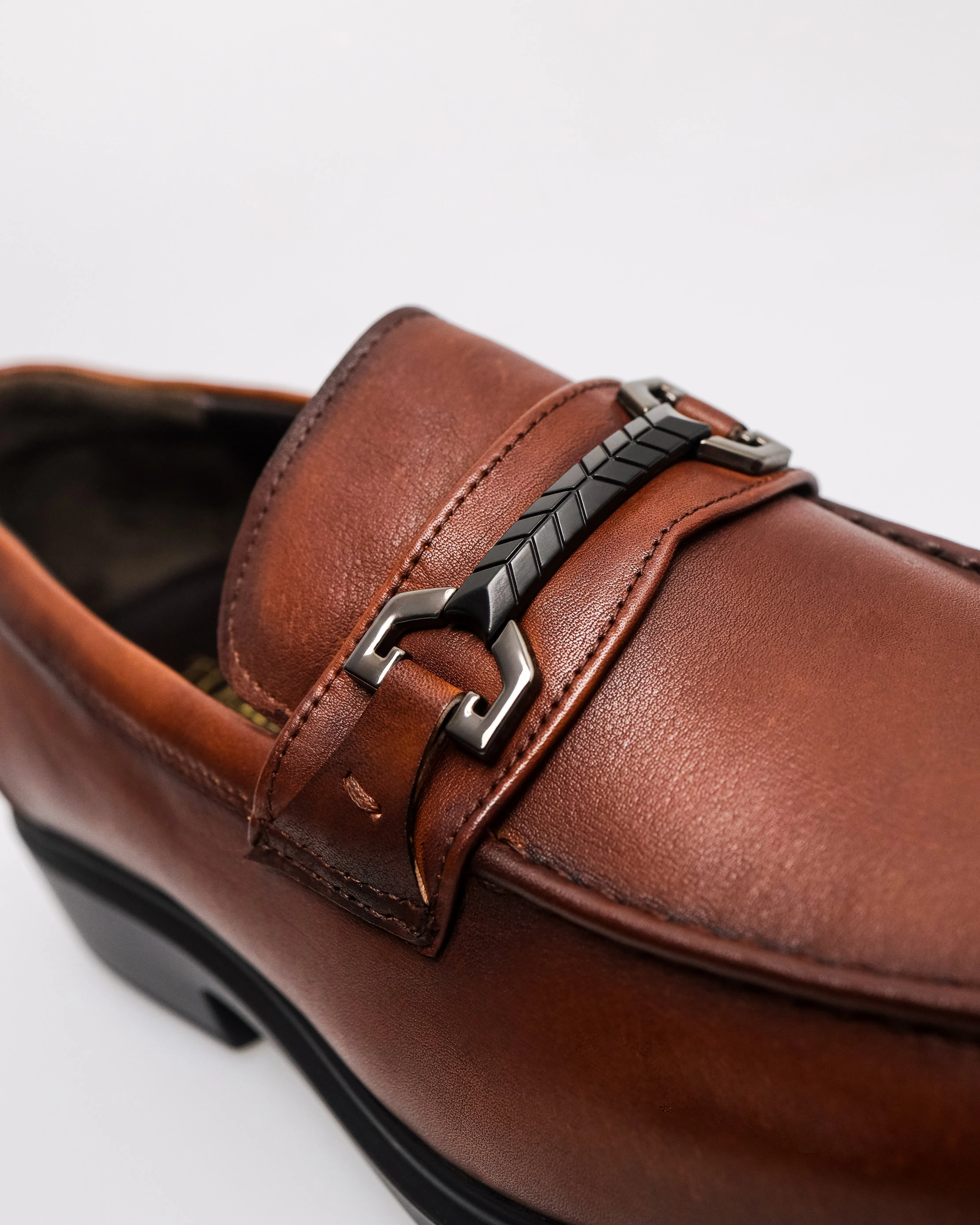 Tomaz F440 Men's Buckle Tread Loafers